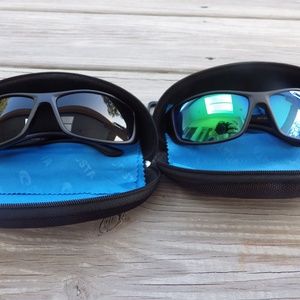 2 pairs of sunglasses brand new